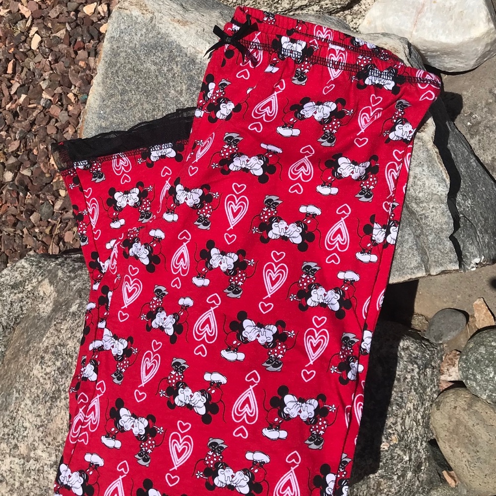 💋 NWOT...Disney Minnie & Mickey Capri PJ Pants